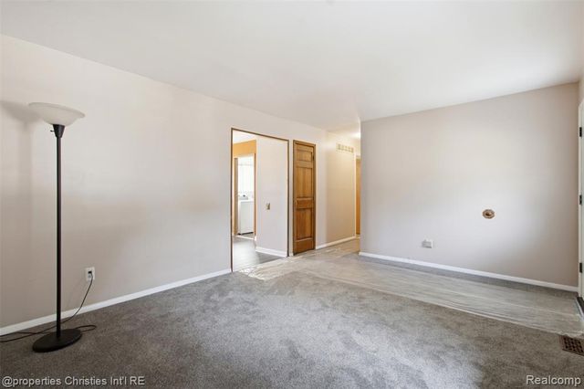 2814 Warrior Drive, Wixom, MI 48393