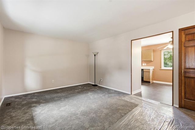 2814 Warrior Drive, Wixom, MI 48393