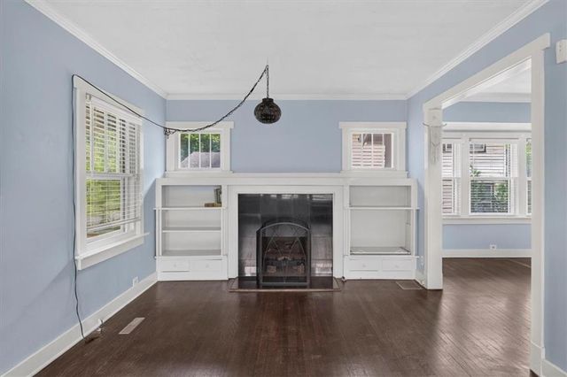 5717 Holmes Street, Kansas City, MO 64110