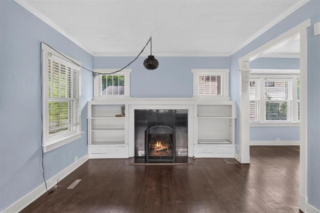 5717 Holmes Street, Kansas City, MO 64110