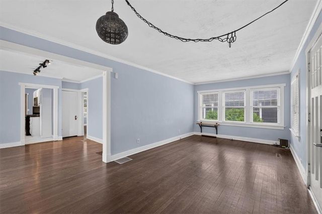 5717 Holmes Street, Kansas City, MO 64110