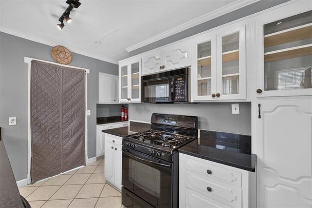 5717 Holmes Street, Kansas City, MO 64110