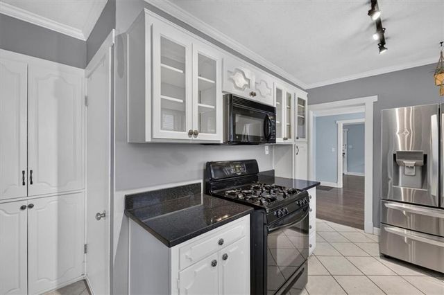 5717 Holmes Street, Kansas City, MO 64110