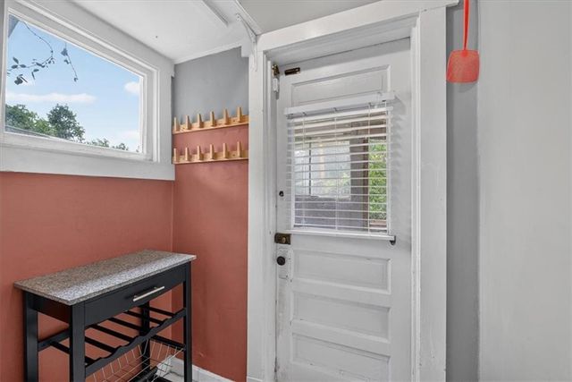 5717 Holmes Street, Kansas City, MO 64110