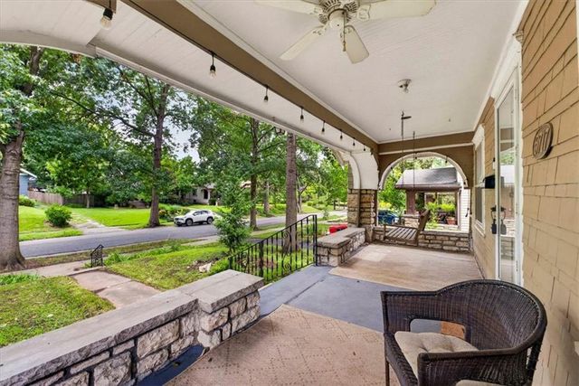 5717 Holmes Street, Kansas City, MO 64110