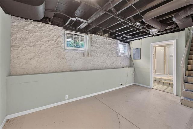5717 Holmes Street, Kansas City, MO 64110