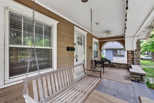 5717 Holmes Street, Kansas City, MO 64110