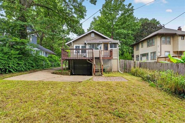 5717 Holmes Street, Kansas City, MO 64110