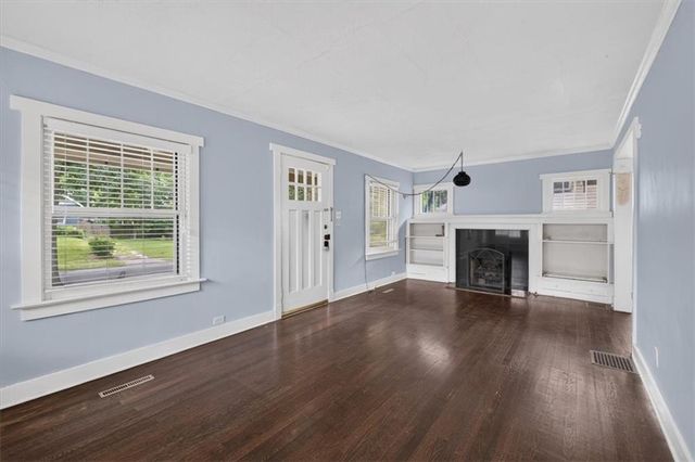 5717 Holmes Street, Kansas City, MO 64110