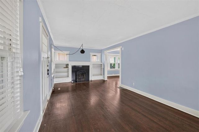 5717 Holmes Street, Kansas City, MO 64110
