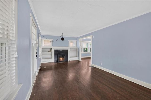 5717 Holmes Street, Kansas City, MO 64110