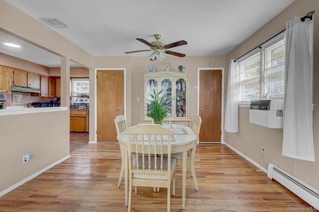 13 Haight Street, Deer Park, NY 11729