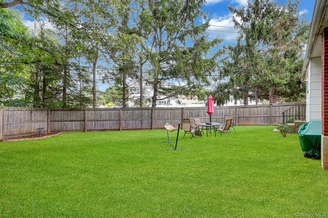 13 Haight Street, Deer Park, NY 11729