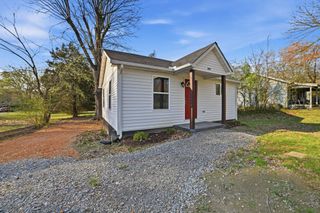 903 Curtis St, Paris, TN 38242