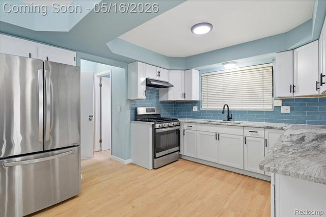 33538 Somerset Drive, Sterling Heights, MI 48312