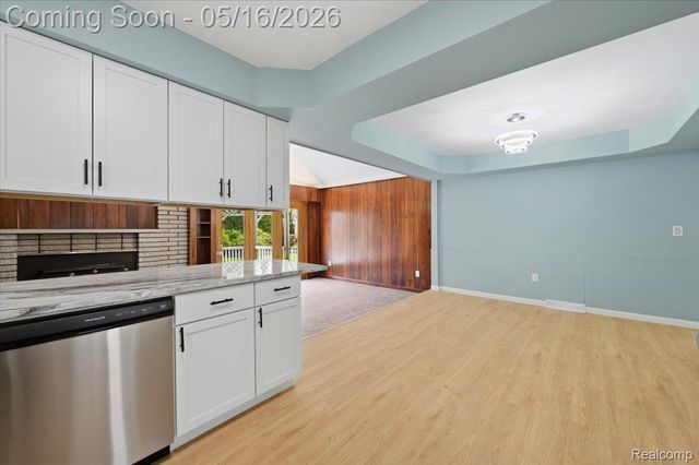 33538 Somerset Drive, Sterling Heights, MI 48312