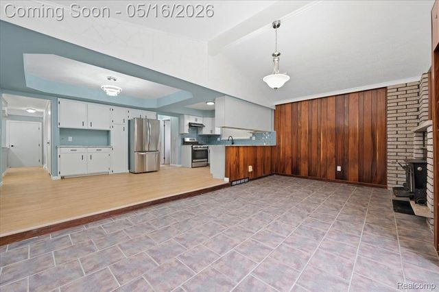 33538 Somerset Drive, Sterling Heights, MI 48312