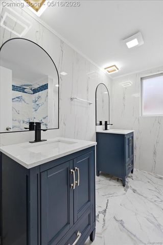 33538 Somerset Drive, Sterling Heights, MI 48312