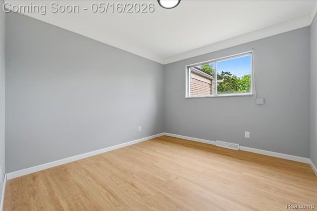 33538 Somerset Drive, Sterling Heights, MI 48312