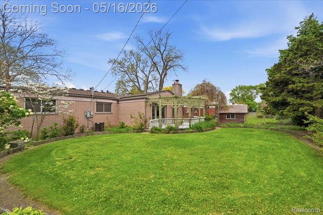 33538 Somerset Drive, Sterling Heights, MI 48312