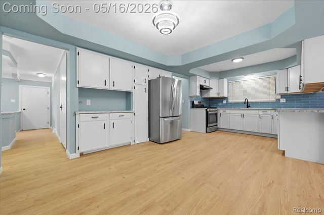 33538 Somerset Drive, Sterling Heights, MI 48312