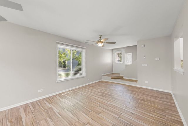 2661 Prairieview Lane, Aurora, IL 60502