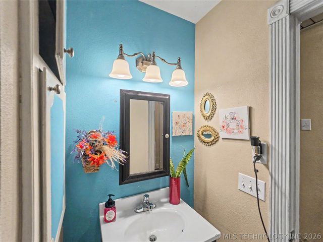 2112 White Avenue, Tahlequah, OK 74464