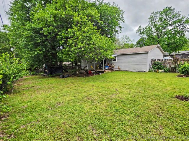 2112 White Avenue, Tahlequah, OK 74464