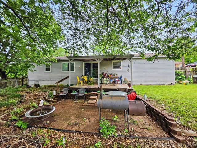 2112 White Avenue, Tahlequah, OK 74464