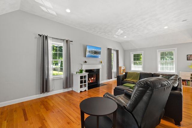 69 Middlesex Ave, Wilmington, MA 01887
