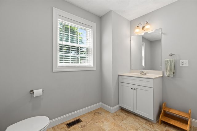 69 Middlesex Ave, Wilmington, MA 01887