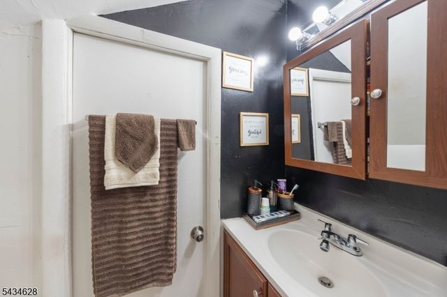 358 Stanford St, Perth Amboy City, NJ 08861