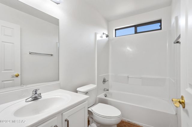 7185 S Camino Secreto, Tucson, AZ 85746