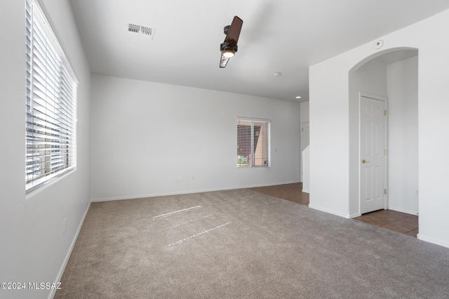 7185 S Camino Secreto, Tucson, AZ 85746