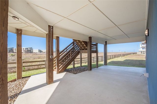 117 Beach View Dr, Port Aransas, TX 78373