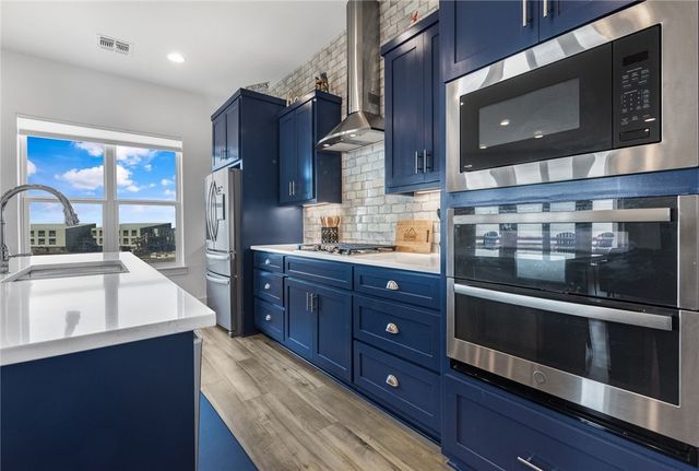 117 Beach View Dr, Port Aransas, TX 78373