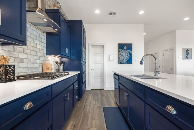 117 Beach View Dr, Port Aransas, TX 78373