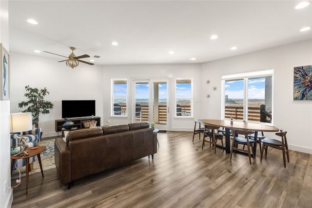 117 Beach View Dr, Port Aransas, TX 78373