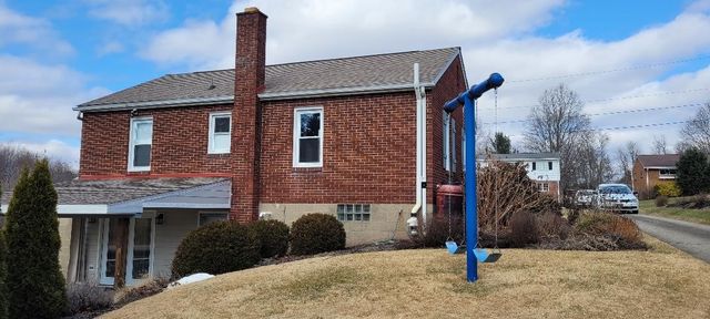 586 STERLING DR., Buffalo Twp, PA 16055