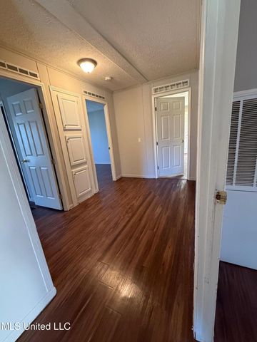 513 Ridgecrest Drive, Pearl, MS 39208