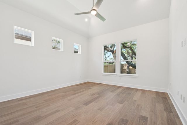 155 Comfort DR, Buda, TX 78610
