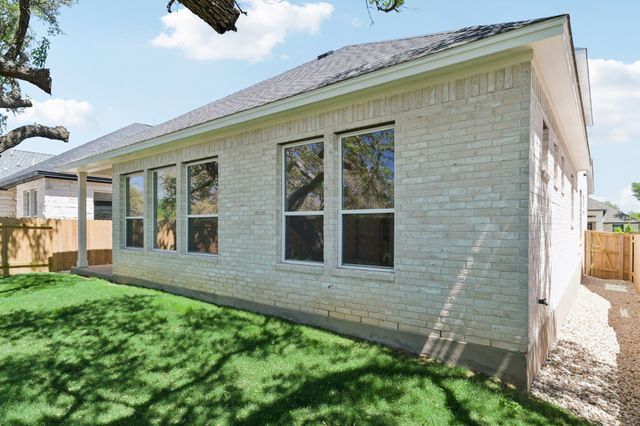 155 Comfort DR, Buda, TX 78610
