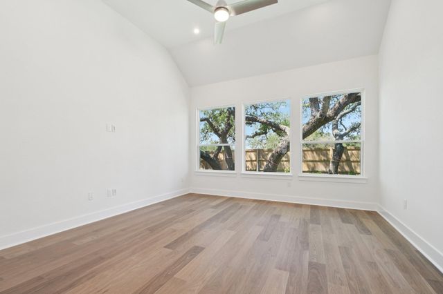 155 Comfort DR, Buda, TX 78610