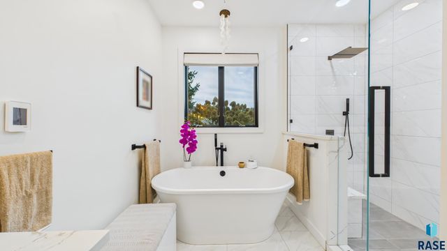 6004 S Prairie View Cir Circle, Sioux Falls, SD 57108