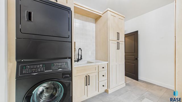 6004 S Prairie View Cir Circle, Sioux Falls, SD 57108