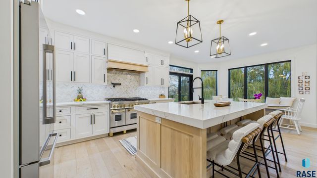 6004 S Prairie View Cir Circle, Sioux Falls, SD 57108