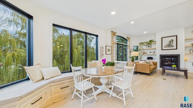 6004 S Prairie View Cir Circle, Sioux Falls, SD 57108