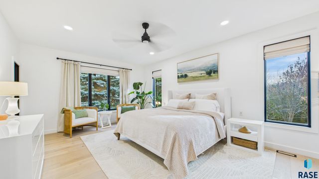 6004 S Prairie View Cir Circle, Sioux Falls, SD 57108