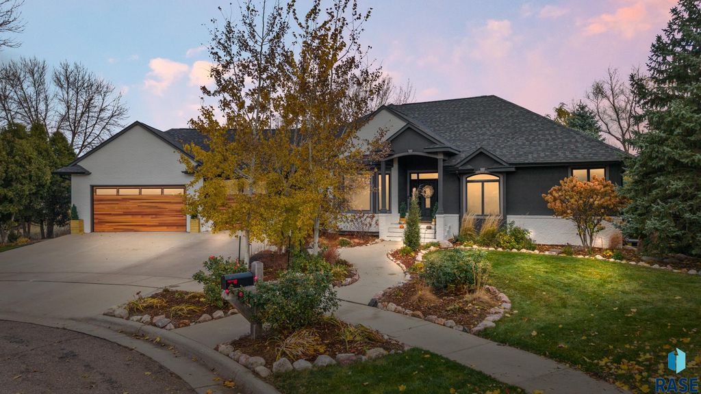 6004 S Prairie View Cir Circle, Sioux Falls, SD 57108