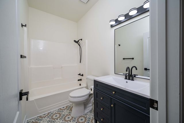2815 Bowers Ln, Murfreesboro, TN 37129